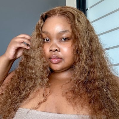 NtkThembi's profile picture. Your plus-size muse 💋IG: @_king_.nana  Beauty and Lifestyle Creator.