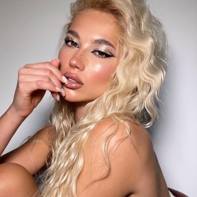 LaurieAmbepn9's profile picture. 