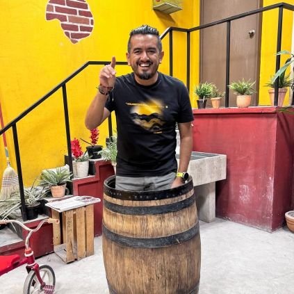 aRQui_JuaNMa's profile picture. Cazador de momentos, cucurucho, ultramaratonista (dicen), fotógrafo inexperto, conato de barista y sobre todo bendecido por Dios!