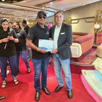 DURGESH_UNNAO's profile picture. https://t.co/DkldSmAoMO

Journlist & Reliance Nippon Life Insurance Manager✨