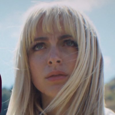 catsareader's profile picture. im very chill and normal about things im interested in🎧⋆📖₊˚☕