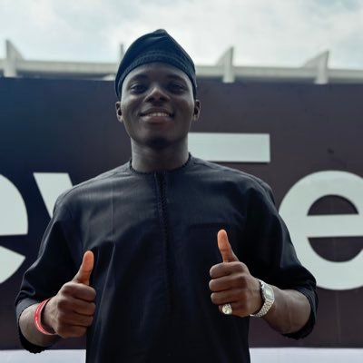 1ateef_'s profile picture. thinking about it.