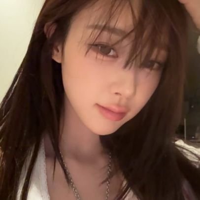 naybasics's profile picture. karina can i be your dog?