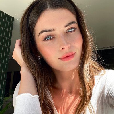 EvindraSage_ss's profile picture. Coffee lover ☕ |  Art lovers🎨 | Always curious & learning something new. Sharing my journey one post at a time.