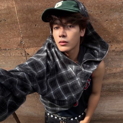 Pimm8tnx's profile picture. Just another BL multistan fangirl who’s stuck in GMMtv land and has a slight Joong bias 🤷🏻‍♀️💕