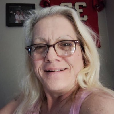 Masonhelper45's profile picture. financial helper