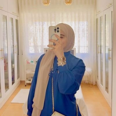 LadyOfRedCity's profile picture. 