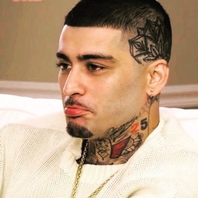 zzzayn28's profile picture. se o Flamengo não me matar, o Harry me mata 🏳️‍🌈