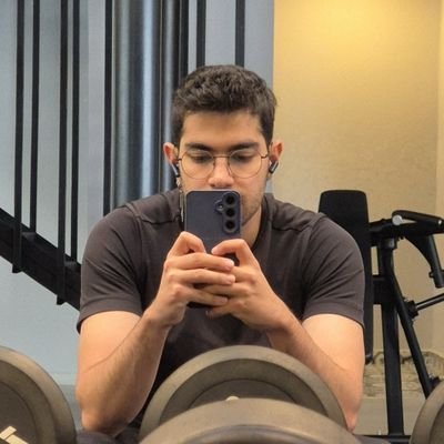 none_chalant_'s profile picture. Happy in the haze of a drunken hour