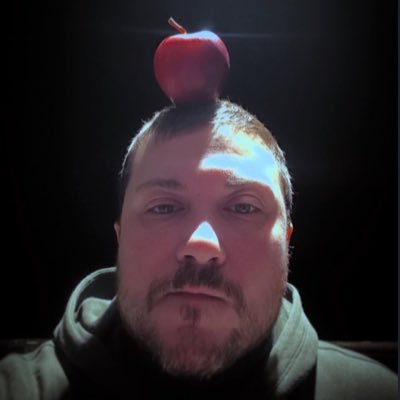 frantuckthony's profile picture. ❤️‍🔥 hold onto hope and hope it lets you breathe 🦷 frank iero’s lesbian guard dog 🦠 carrd byf!