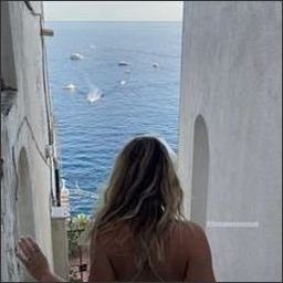 8Ow9UL857AZ7y4M's profile picture. 