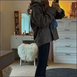 XUMWL4vpJaga8r's profile picture. 