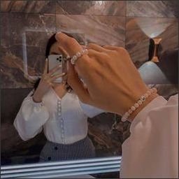 b9JoResi14iGR's profile picture. 