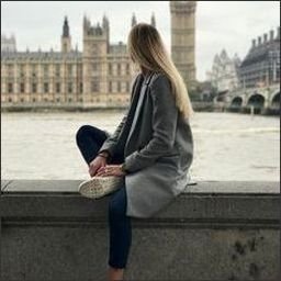 Aharna9433's profile picture. 