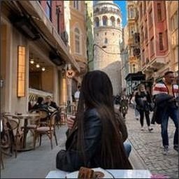 Pirhoom7249240's profile picture. 