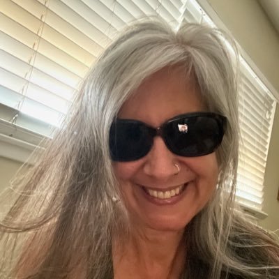 PJINTHEGARDEN's profile picture. 📸 🇱🇧🏳️‍⚧️ 🇨🇦 🇵🇸Ally, professional procrastinator, Cloud gazer, #Bekind #pollinatorfriendlyyard #stopthegenocide #bringmasksbackinhealthcare #photography