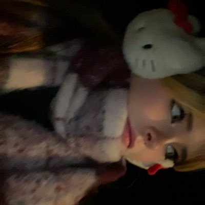 floraaafaunaaa's profile picture. 𝚎𝚖𝚊𝚒𝚕𝚜 𝚒 𝚌𝚊𝚗𝚝 𝚜𝚎𝚗𝚍💌