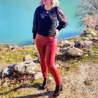 filosofosathina's profile picture. Έχω χαθεί και ψάχνω το δρόμο μου,τα λογικά μου...θα δείξει💋💋

#team_kalokairakides🍹🍹🌞🌞