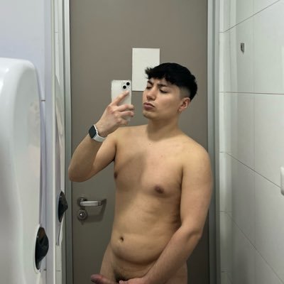 bastiaancitoo's profile picture. Solo por diversión, versátil 🔥 sígueme en insta