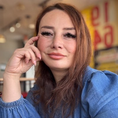KanadalNaz's profile picture. Bana soru sormayın ChatGPT her şeyi biliyor yeminnen 😤 Kanadalıyıh Allah’ın adamıyıh ! 🇨🇦 History teacher. Ben kadınım !