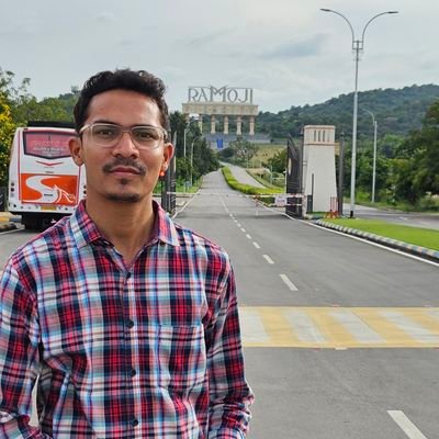 pathaan_fayeez's profile picture. Movie Critic(Unprofessional,Unbiased) 🙂☺️

Political Knowledge ( 0) but will tweet on them 😜😜

Tweets Quotations close to 💘