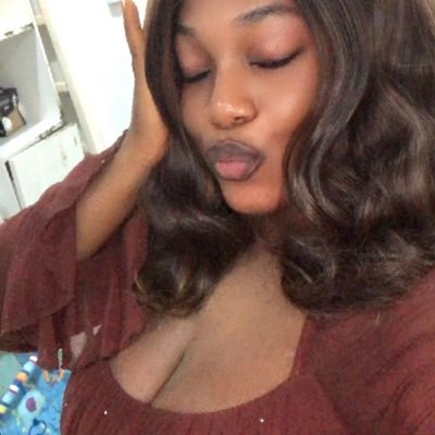 TORIE_VERT's profile picture. P.H.A.T