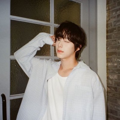 ahofychihen's profile picture. 