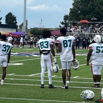 JayGetLegit's profile picture. Jamarian Young •Juco Product • 6’2 180 DB #706-580-8920 WRK 🏈👣 4.36 40