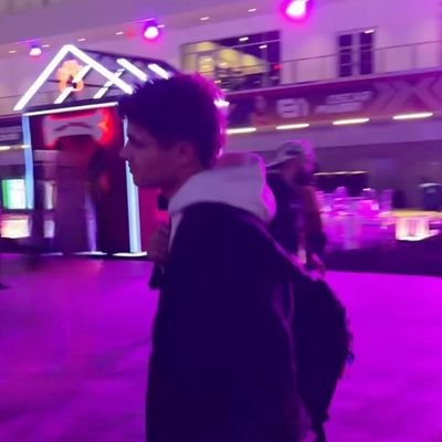 osclanders's profile picture. 