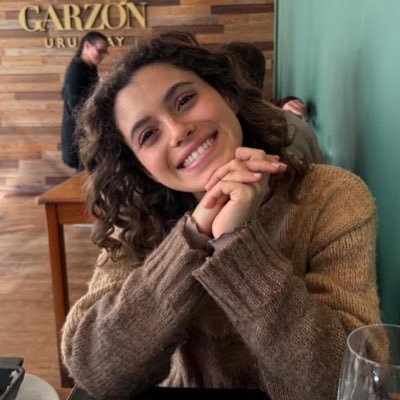 althoughmateo's profile picture. comiendo choripanes en la costanera con mateo