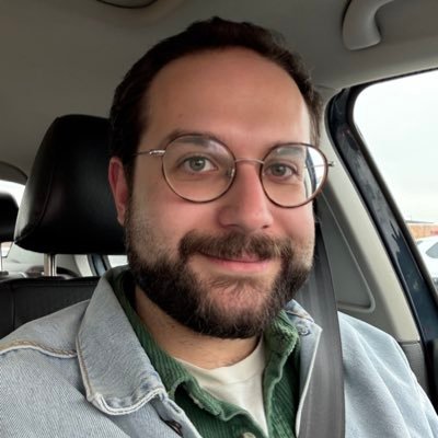 ethandrag0n's profile picture. just vibing, idk