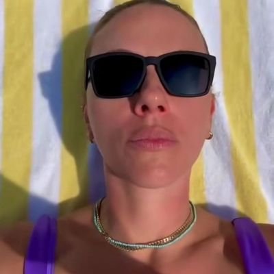 ScarlettJo60651's profile picture. 