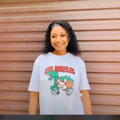 DeeBlackndBrave's profile picture. lovely