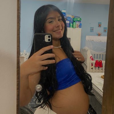 mirellafreitas0's profile picture. a alma guarda o que a mente tenta esquecer 💭