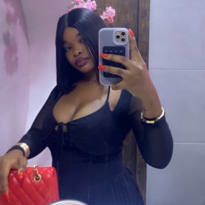 Biglloyda_'s profile picture. HALA MADRID⚽️⚽️ #RealMadrid🤍  💸🤑💰