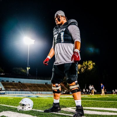 Petey71Williams's profile picture. @CenturionFB (California) | CO 2026 | 6’6 331 lbs| LG,DT | 2022 CIF-SDS Champion | Heavyweight Boxer | 3.87 GPA peteywilliams61904@gmail.com