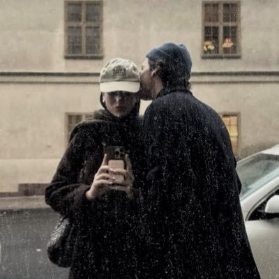 irev2r's profile picture. « مابين ذَنْبٍ واستقامةٍ »