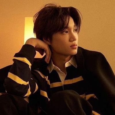 lvrkyrell's profile picture. 