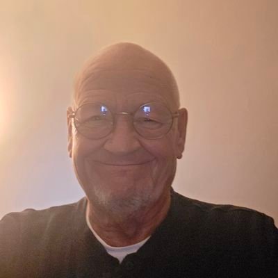 leighcanham's profile picture. ॐ  Cymro. Hispanohablante. Human Rights & Civil Rights. Annibyniaeth.  Cymru Rydd. LGBT. Antifa. ॐ