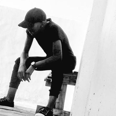 Oarabile_K's profile picture. Chilled guy•Authi ya ko m'tseng•Hip hop head•Orlando pirates x Manchester united•Introvert•Punter•Proud motswana ✌