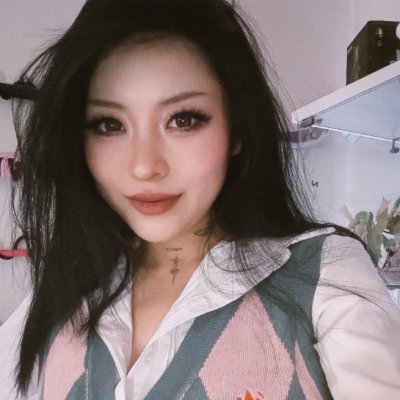 chibisoohee's profile picture. twitch partner | fashion-first RPG streamer ◕⩊◕