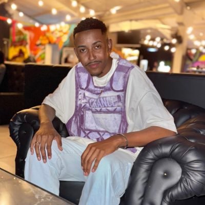 CosttaGabryel's profile picture. •  Das minhas cicatrizes nasceram asas 🪽•