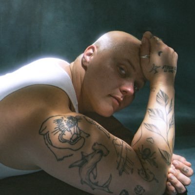 mikiratsula's profile picture. just trying to be the artist I wish I had growing up 🇫🇮🏳️‍⚧️        they/them