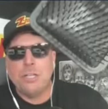 wb2radio's profile picture. filming comics sets since 2023, try and stop me.