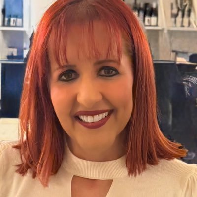 VeronicaTalk's profile picture. 🇺🇸🎙️Host Veronica LIVE on PATRIOT TV & OBBM Network TV 🎙️🇺🇸 Air Force Veteran, God Warrior, Breast Cancer Survivor, 4 Ever Freedom Florida Girl 2! 🎙️🇺🇸