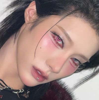 YUM3MURA's profile picture. 💜💚🧡