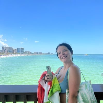 caitwhitx's profile picture. you can’t wait until life isn’t hard anymore before you decide to be happy #nightbirde #rolltide