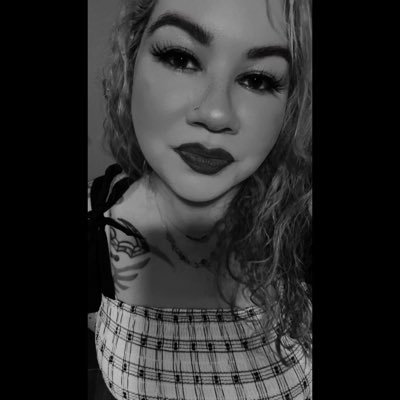 jasminedarling's profile picture. i’m on a thousand downers, now i’m drowsy ♒️