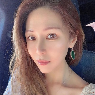 BonnieElvira014's profile picture. just out here romanticizing my life & minding my business ✨
coffee lover ☕ | airport girlie ✈️ | probably overthinking
I like to make friends.
📍Brooklyn