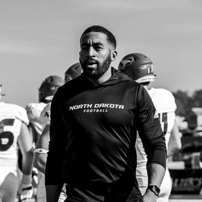 CoachBradshaw89's profile picture. Romans 1:16-17 WR Coach @UNDfootball | Recruiting: Dallas/Fort Worth (TX) | Former WR at The University of Oklahoma